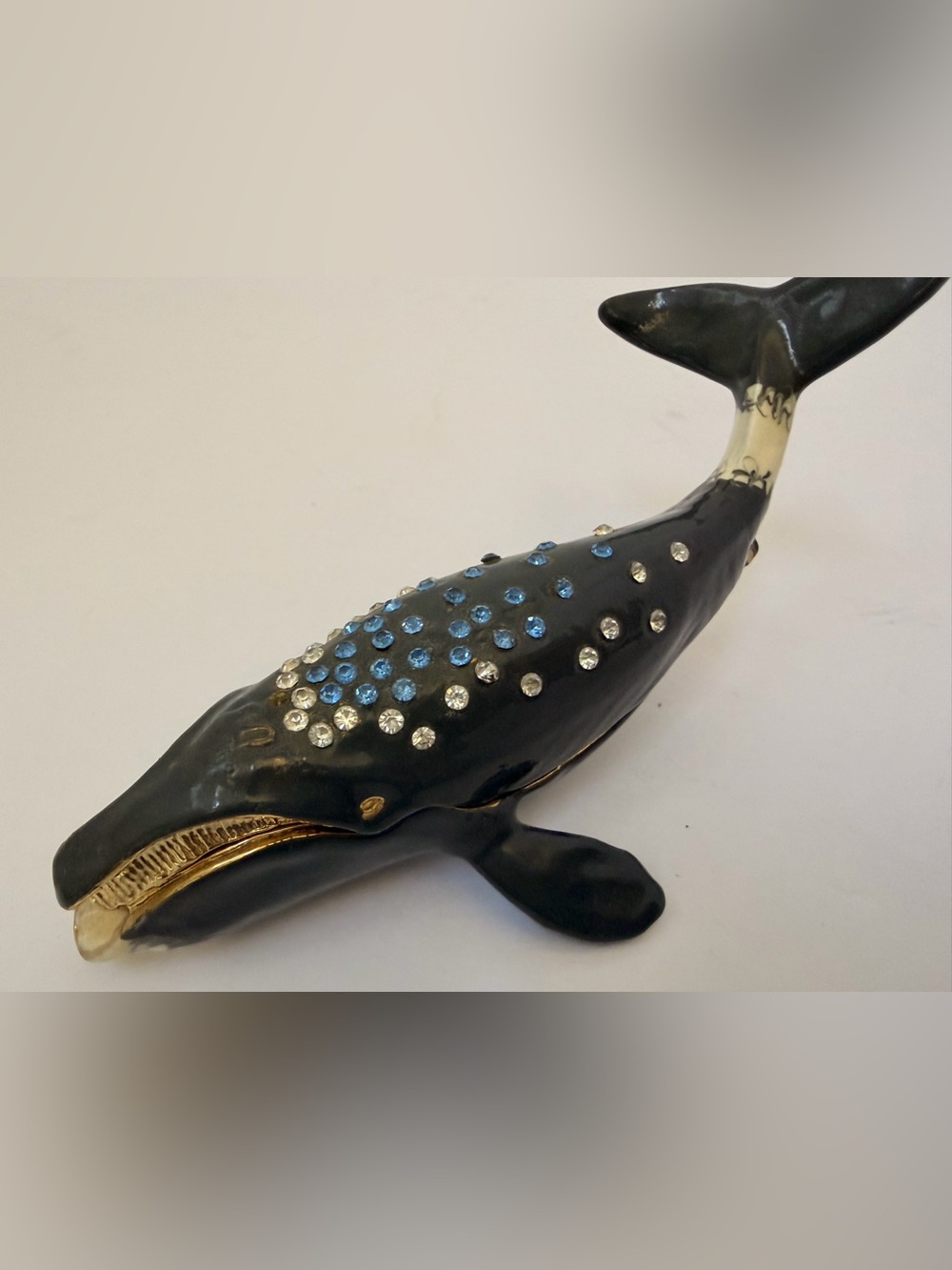 Papyrus Grey Whale w/Rhinestone Whale Trinket Box